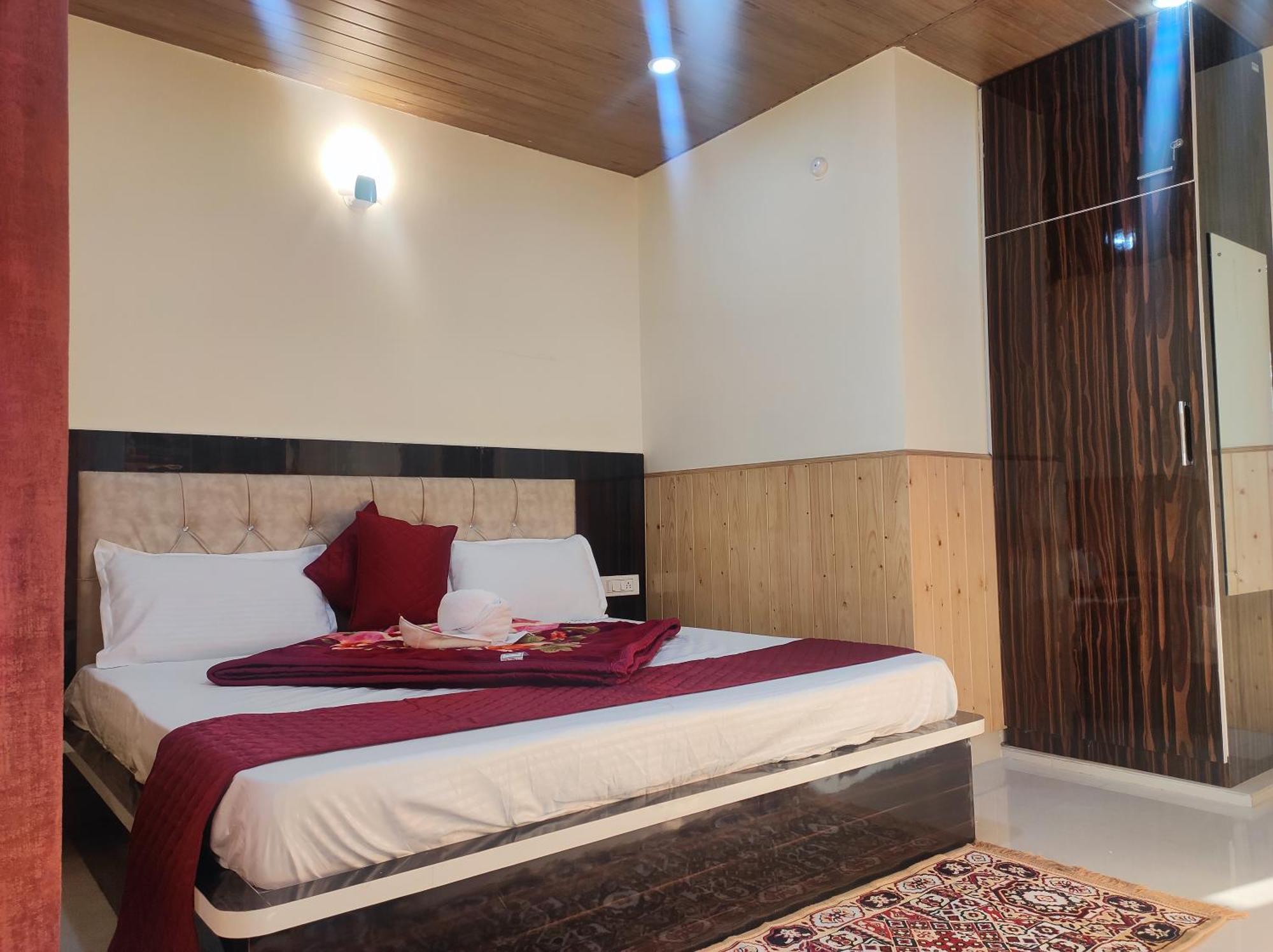 Vintage Woods Inn Shimla Ngoại thất bức ảnh