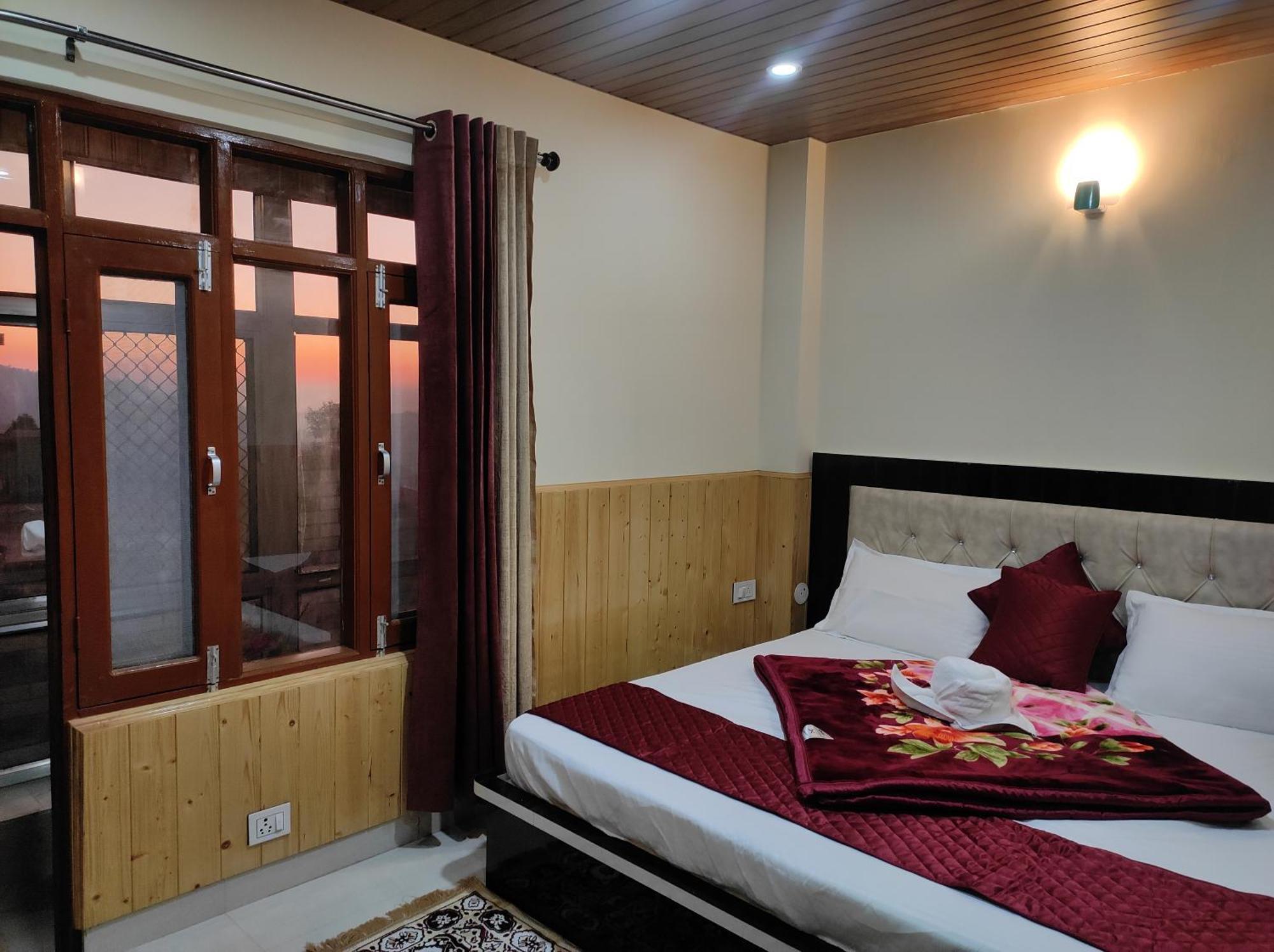 Vintage Woods Inn Shimla Ngoại thất bức ảnh