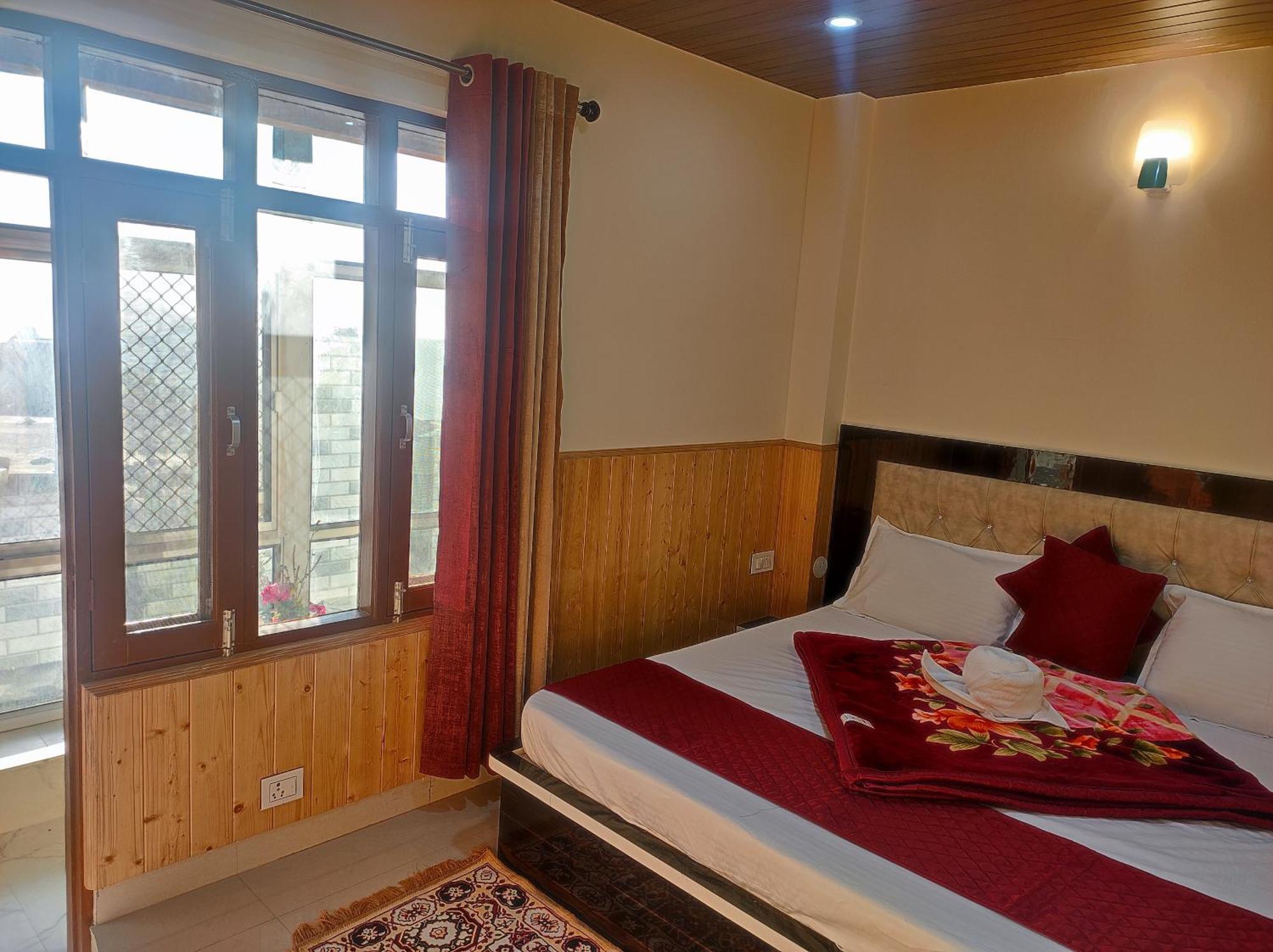 Vintage Woods Inn Shimla Ngoại thất bức ảnh