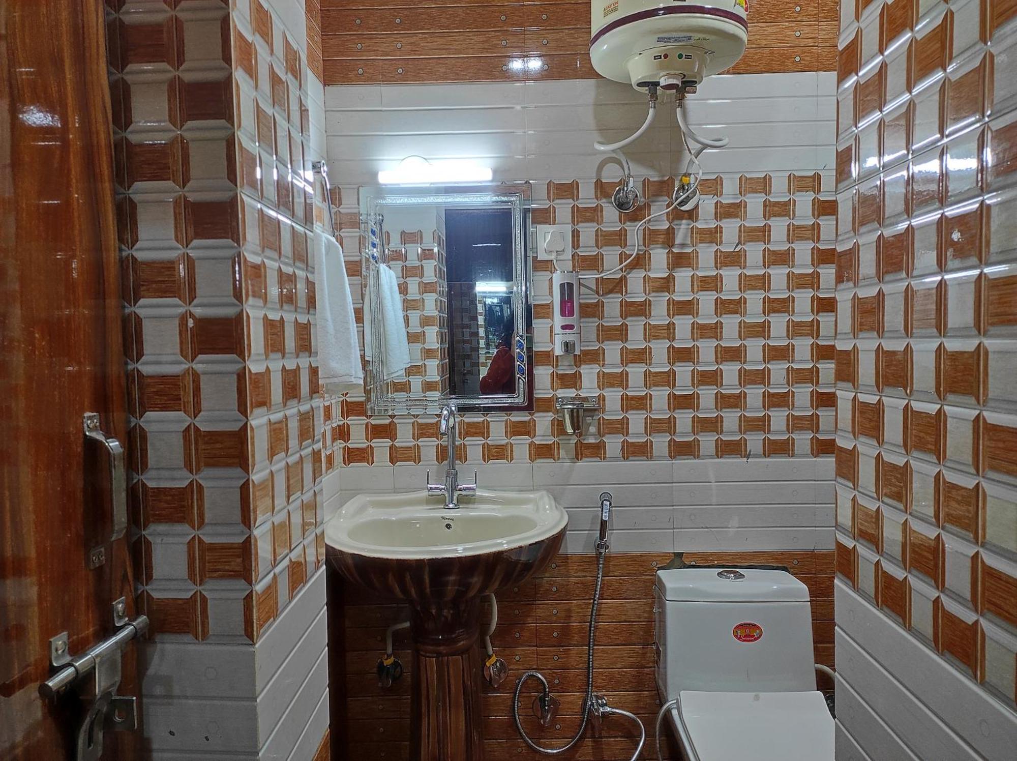 Vintage Woods Inn Shimla Ngoại thất bức ảnh
