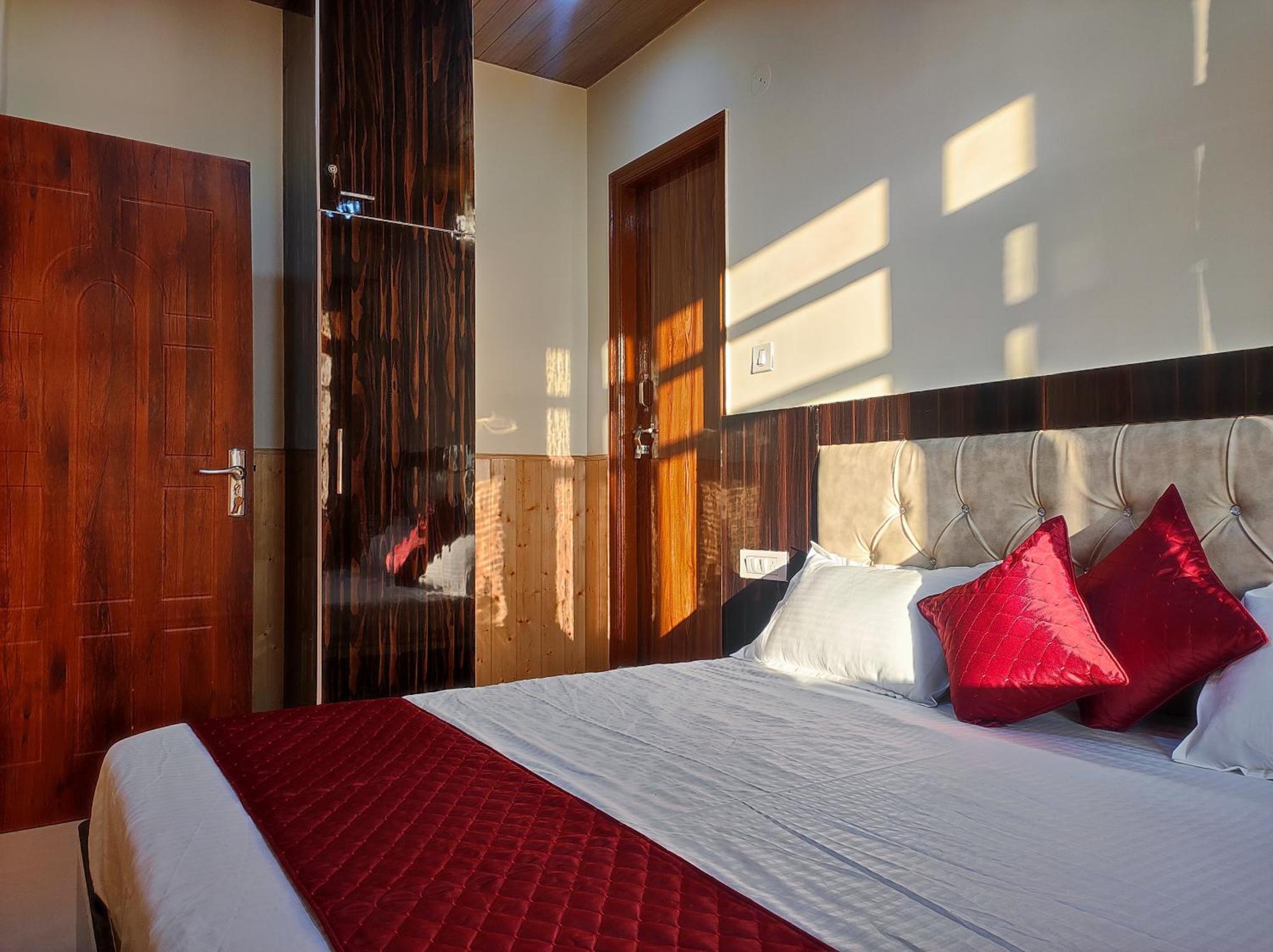 Vintage Woods Inn Shimla Ngoại thất bức ảnh