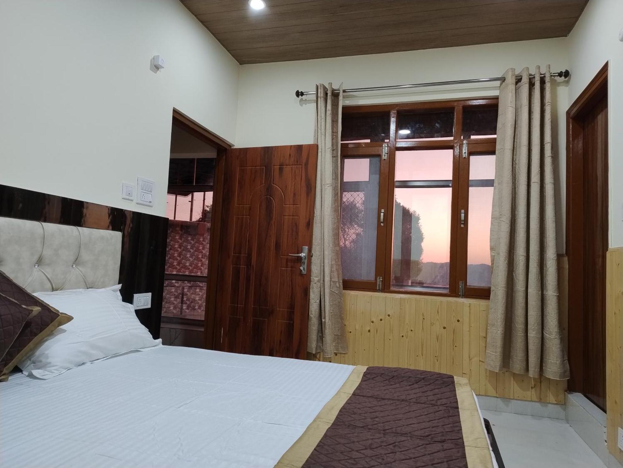 Vintage Woods Inn Shimla Ngoại thất bức ảnh