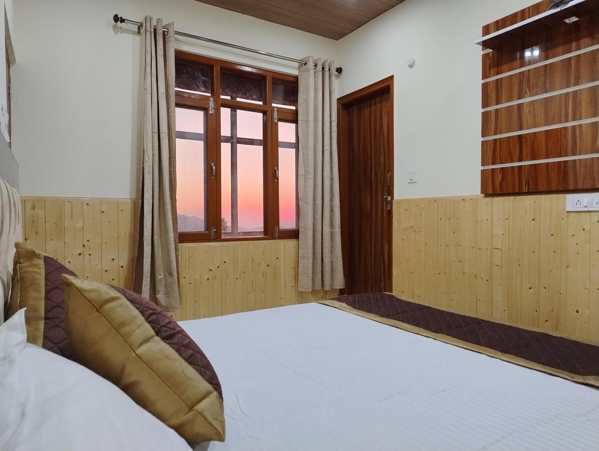 Vintage Woods Inn Shimla Ngoại thất bức ảnh