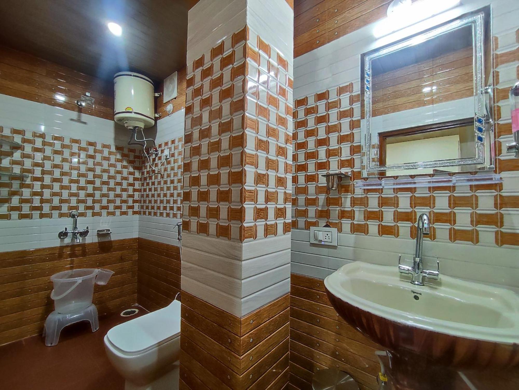 Vintage Woods Inn Shimla Ngoại thất bức ảnh